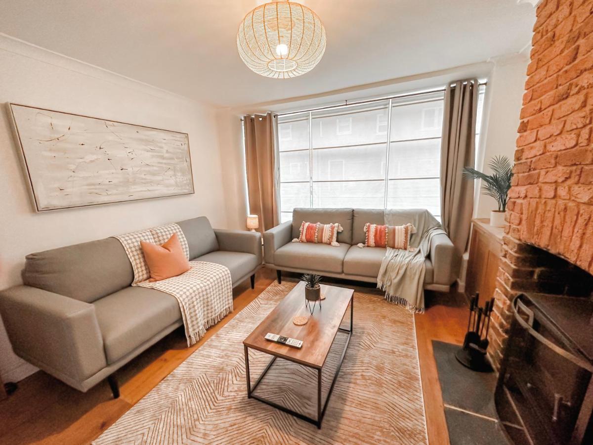 3 Bedroom Home Close To Town Centre With Wifi & Garden Ройал-Танбридж-Уэльс Экстерьер фото
